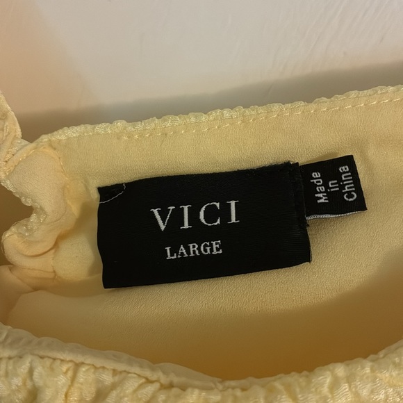 VICI Tarin Puff Sleeve Crop Top in Butter Yellow - Picture 5 of 6